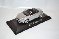 Modellauto Audi TT Roadster, 1:43, Eissilber